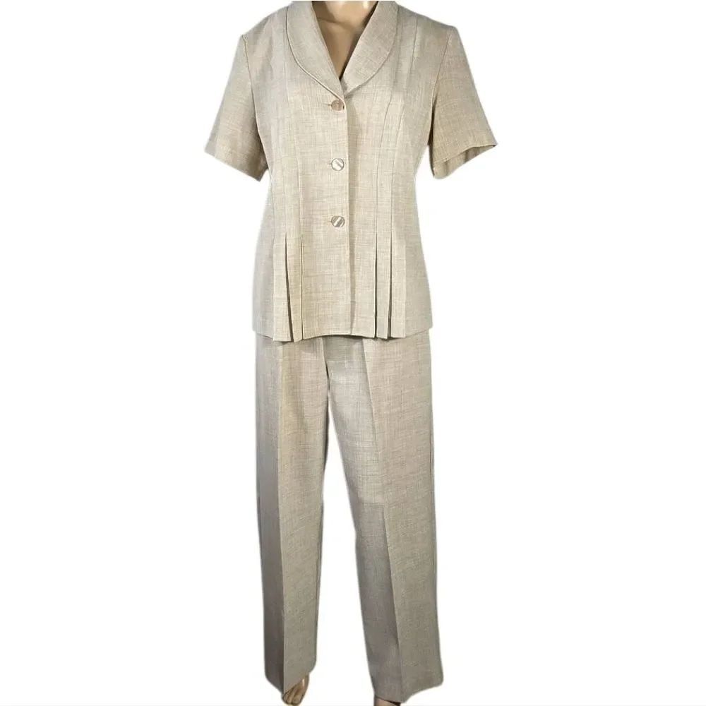 Danny & Nicole Women's Beige Short Sleeve Pantsuit Size 10
